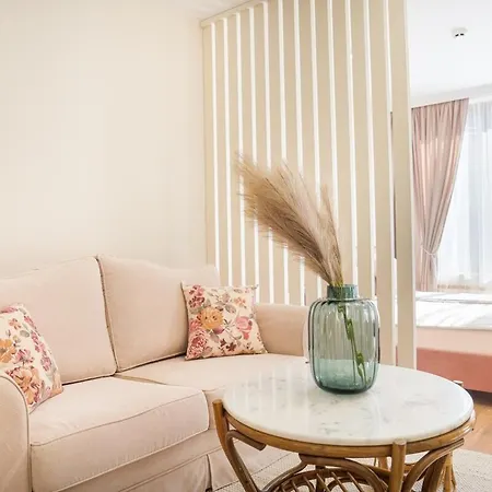 Host2u Lux - Breakfast - Free Parking Μπάνσκο