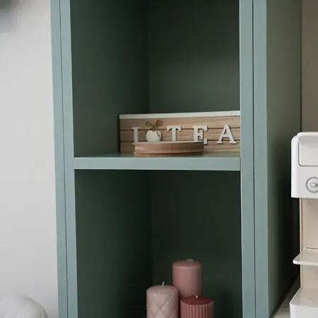 Host2u Lux - Breakfast - Free Parking Apartment