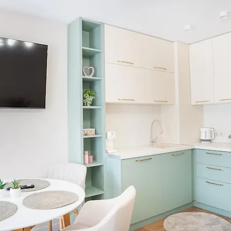 Host2u Lux - Breakfast - Free Parking *